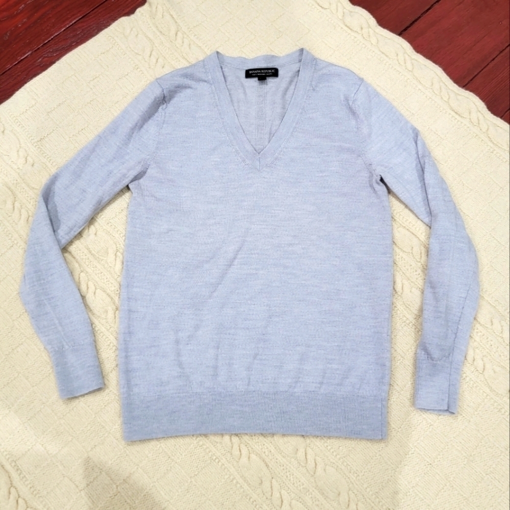 Banana Republic Merino Wool V-neck Sweater Gray size XS